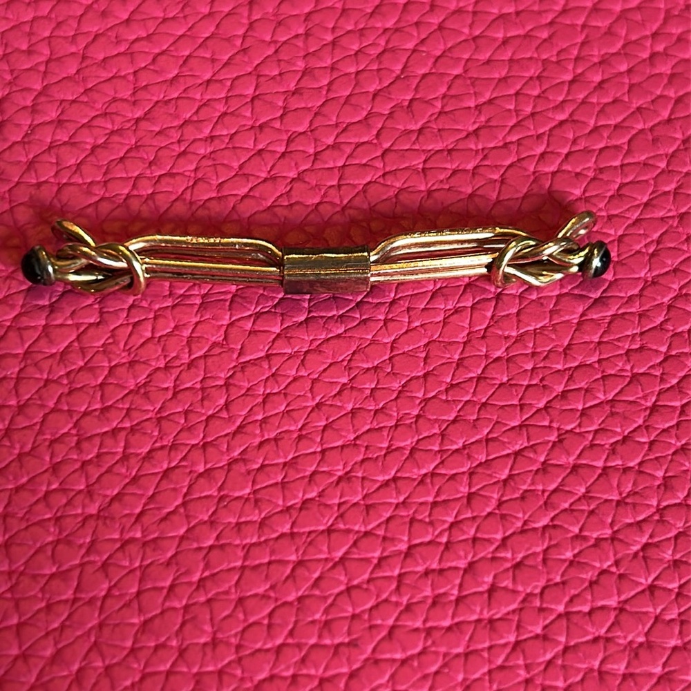 1930’s Carlson Collar Holder